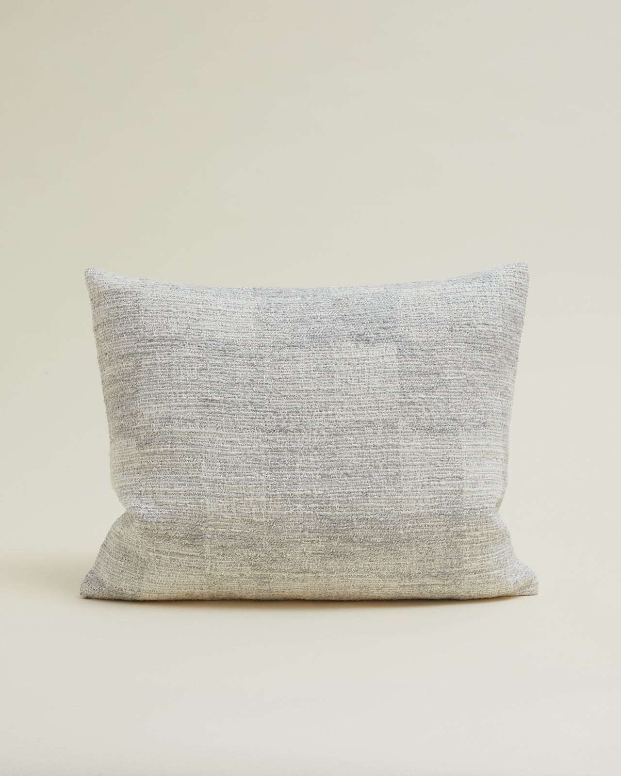 BOBBI textured pillow 60x50 cm