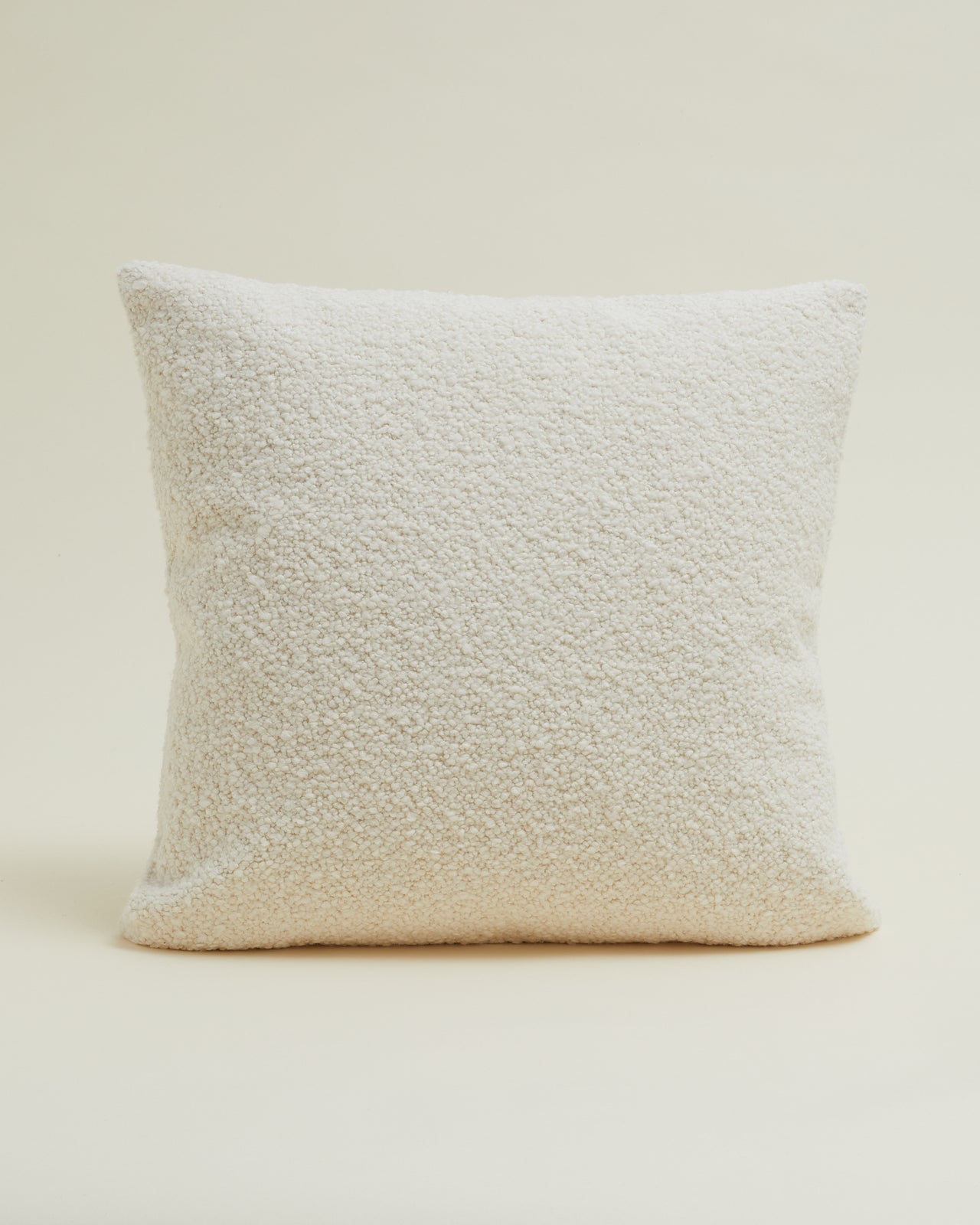 TEDDY bouclé pillow 60x60cm